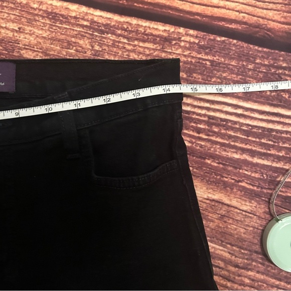 Rare Women’s NYDJ Black Jeans 8P Petite - Picture 3 of 5